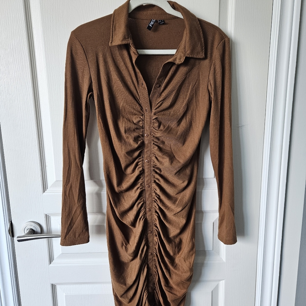 PIECES Brown Ruched Button-Up Mini Dress